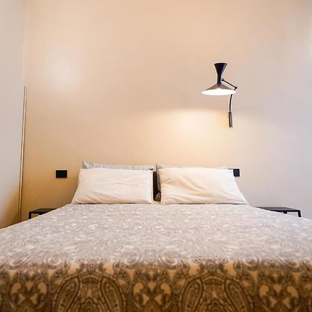 Meh Luxury Apartment City Centre Бари Экстерьер фото