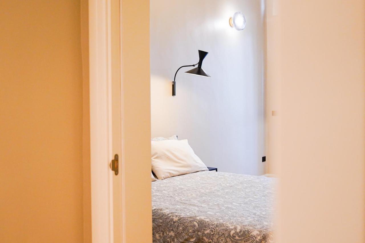 Meh Luxury Apartment City Centre Бари Экстерьер фото