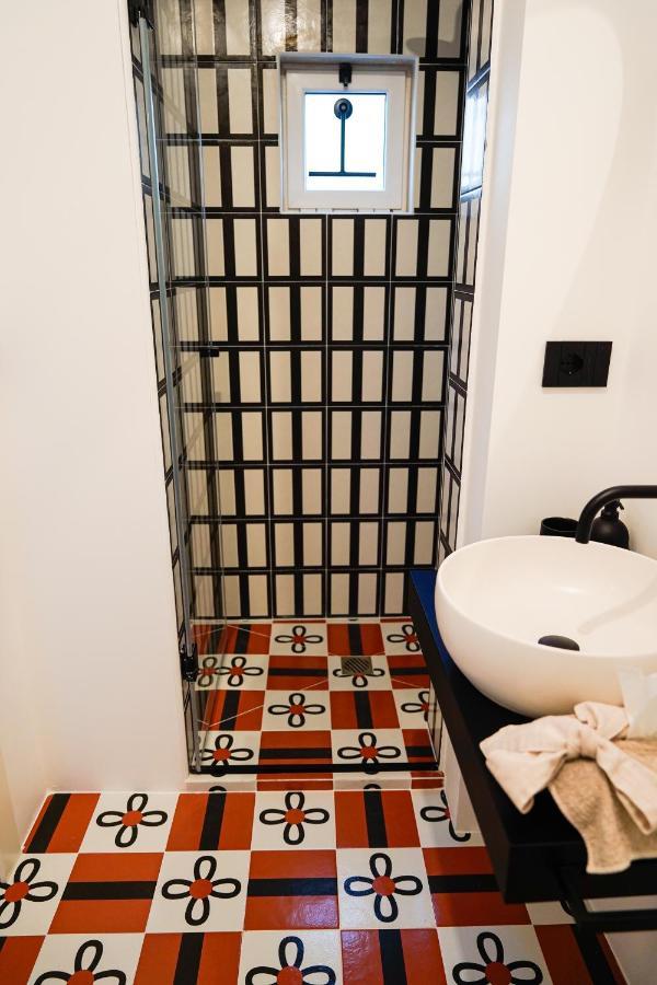 Meh Luxury Apartment City Centre Бари Экстерьер фото